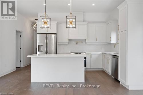 494 Vine Street, St. Catharines (442 - Vine/Linwell), ON - Indoor Photo Showing Kitchen With Upgraded Kitchen