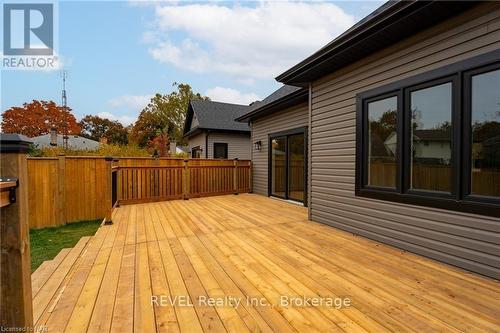 494 Vine Street, St. Catharines (442 - Vine/Linwell), ON - Outdoor With Deck Patio Veranda With Exterior