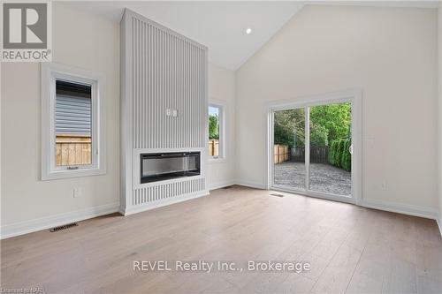 492 Vine Street, St. Catharines (442 - Vine/Linwell), ON - Indoor With Fireplace