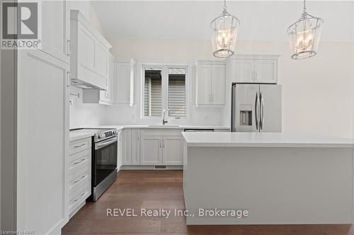 492 Vine Street, St. Catharines (442 - Vine/Linwell), ON - Indoor Photo Showing Kitchen With Upgraded Kitchen