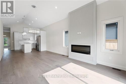 492 Vine Street, St. Catharines (442 - Vine/Linwell), ON - Indoor Photo Showing Living Room