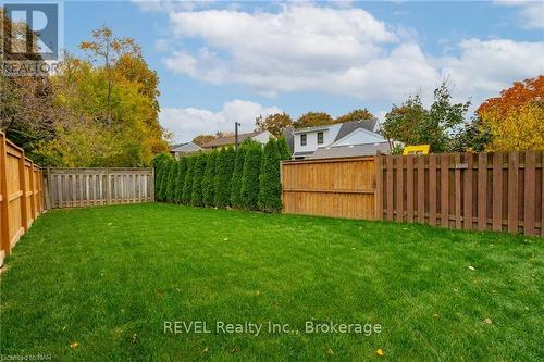 492 Vine Street, St. Catharines (442 - Vine/Linwell), ON - Outdoor