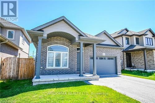 8 Berkshire Drive, St. Catharines (444 - Carlton/Bunting), ON - Outdoor With Facade