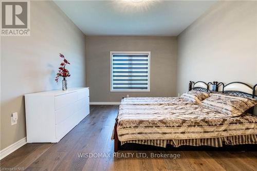 8 Berkshire Drive, St. Catharines (444 - Carlton/Bunting), ON - Indoor Photo Showing Bedroom