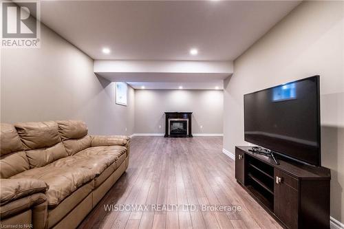 8 Berkshire Drive, St. Catharines (444 - Carlton/Bunting), ON - Indoor With Fireplace