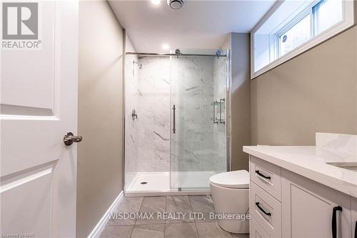 8 Berkshire Drive, St. Catharines (444 - Carlton/Bunting), ON - Indoor Photo Showing Bathroom