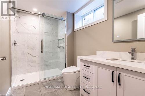 8 Berkshire Drive, St. Catharines (444 - Carlton/Bunting), ON - Indoor Photo Showing Bathroom