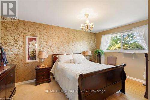 14 Valley Road, St. Catharines (458 - Western Hill), ON - Indoor Photo Showing Bedroom