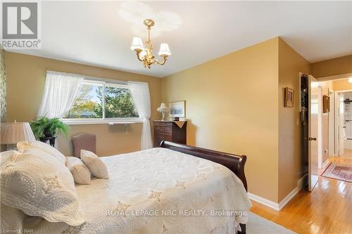 14 Valley Road, St. Catharines (458 - Western Hill), ON - Indoor Photo Showing Bedroom