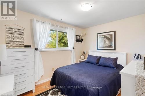 14 Valley Road, St. Catharines (458 - Western Hill), ON - Indoor Photo Showing Bedroom