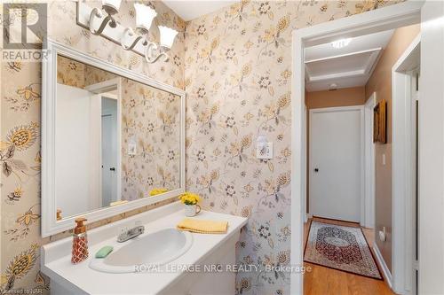 14 Valley Road, St. Catharines (458 - Western Hill), ON - Indoor Photo Showing Bathroom