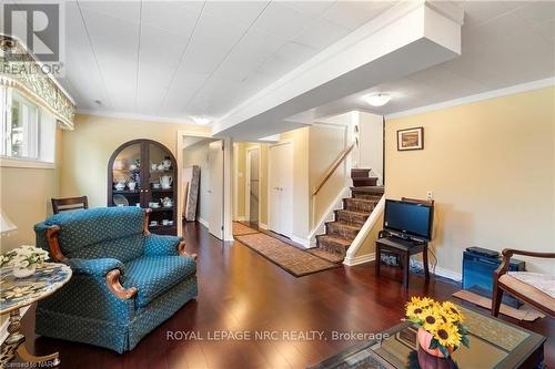 14 Valley Road, St. Catharines (458 - Western Hill), ON - Indoor Photo Showing Living Room