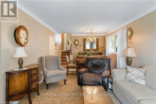 14 Valley Road, St. Catharines (458 - Western Hill), ON - Indoor Photo Showing Living Room