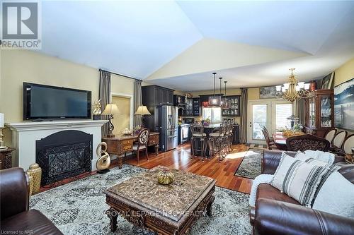 18 Martha Court, Pelham (664 - Fenwick), ON - Indoor Photo Showing Living Room With Fireplace