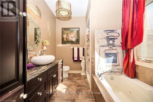 18 Martha Court, Pelham (664 - Fenwick), ON - Indoor Photo Showing Bathroom