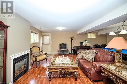 18 Martha Court, Pelham (664 - Fenwick), ON - Indoor Photo Showing Living Room With Fireplace