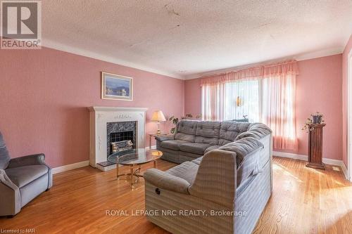 154 Dalhousie Avenue, St. Catharines (438 - Port Dalhousie), ON - Indoor Photo Showing Living Room With Fireplace