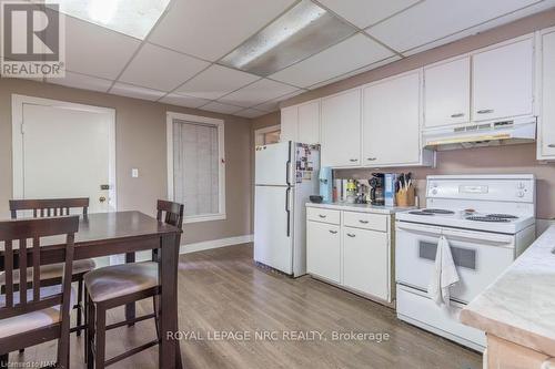 154 Dalhousie Avenue, St. Catharines (438 - Port Dalhousie), ON - Indoor Photo Showing Kitchen