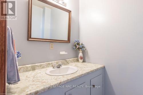 154 Dalhousie Avenue, St. Catharines (438 - Port Dalhousie), ON - Indoor Photo Showing Bathroom