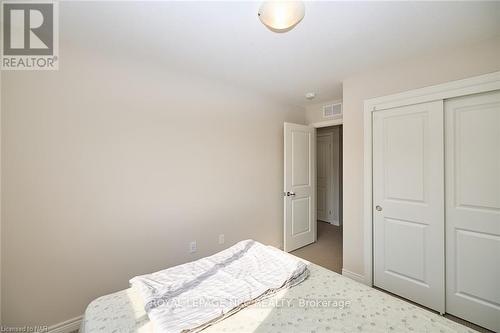 130 Acacia Road, Pelham (662 - Fonthill), ON - Indoor Photo Showing Bedroom