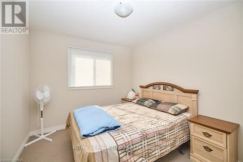 130 Acacia Road, Pelham (662 - Fonthill), ON - Indoor Photo Showing Bedroom