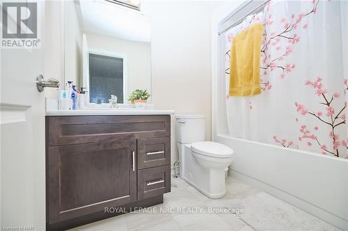 130 Acacia Road, Pelham (662 - Fonthill), ON - Indoor Photo Showing Bathroom