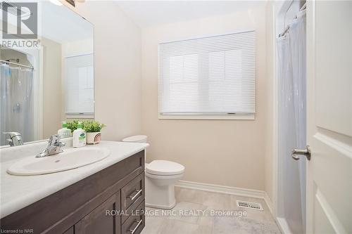 130 Acacia Road, Pelham (662 - Fonthill), ON - Indoor Photo Showing Bathroom