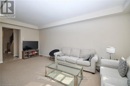 130 Acacia Road, Pelham (662 - Fonthill), ON - Indoor Photo Showing Living Room