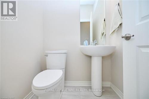 130 Acacia Road, Pelham (662 - Fonthill), ON - Indoor Photo Showing Bathroom