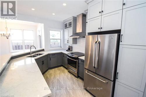 6 Gertrude Street, St. Catharines (438 - Port Dalhousie), ON - Indoor Photo Showing Kitchen With Double Sink With Upgraded Kitchen