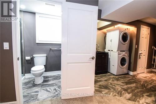 6 Gertrude Street, St. Catharines (438 - Port Dalhousie), ON - Indoor Photo Showing Laundry Room