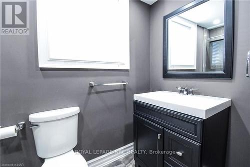 6 Gertrude Street, St. Catharines (438 - Port Dalhousie), ON - Indoor Photo Showing Bathroom