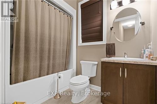 25 Andrew Lane, Thorold (562 - Hurricane/Merrittville), ON - Indoor Photo Showing Bathroom