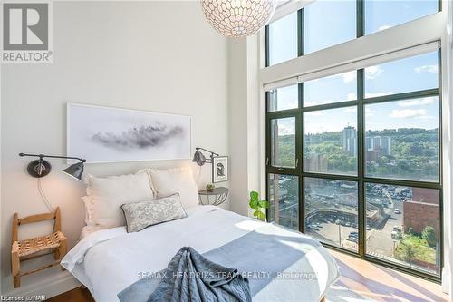 Lph10 - 112 King Street E, Hamilton (Beasley), ON - Indoor Photo Showing Bedroom