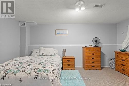 550 Albany Street, Fort Erie (333 - Lakeshore), ON - Indoor Photo Showing Bedroom