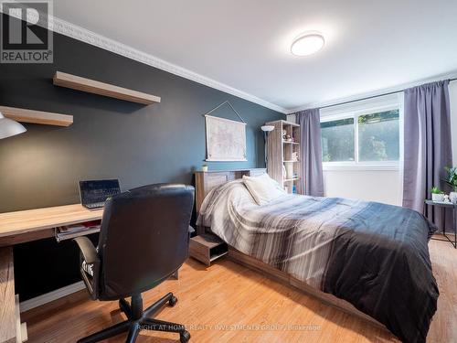 1704 Oberon Crescent, Mississauga, ON - Indoor Photo Showing Bedroom