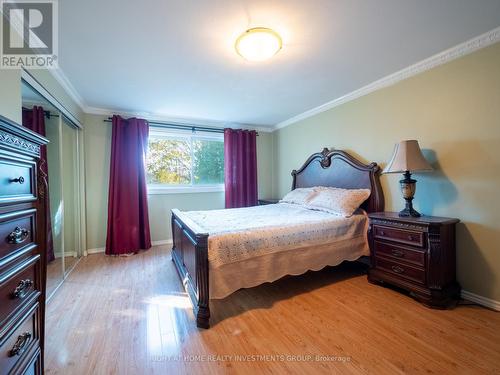 1704 Oberon Crescent, Mississauga, ON - Indoor Photo Showing Bedroom