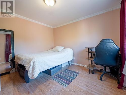 1704 Oberon Crescent, Mississauga, ON - Indoor Photo Showing Bedroom