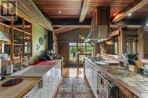 3111 Faywell Road, Thorold (559 - Cataract Road), ON - Indoor Photo Showing Kitchen