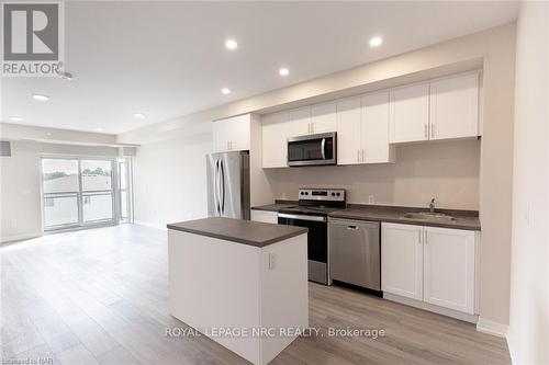 318 - 50 Herrick Avenue, St. Catharines (456 - Oakdale), ON - Indoor Photo Showing Kitchen