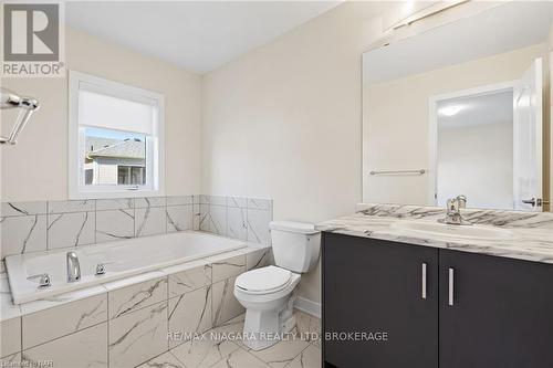 95 Keelson Street, Welland (774 - Dain City), ON - Indoor Photo Showing Bathroom