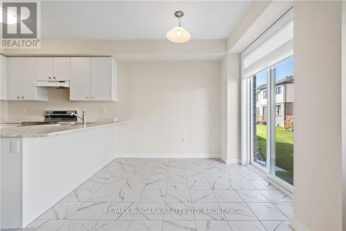 95 Keelson Street, Welland (774 - Dain City), ON - Indoor Photo Showing Kitchen