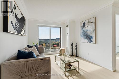 #1008 - 2 Clairtrell Road, Toronto, ON - Indoor Photo Showing Living Room