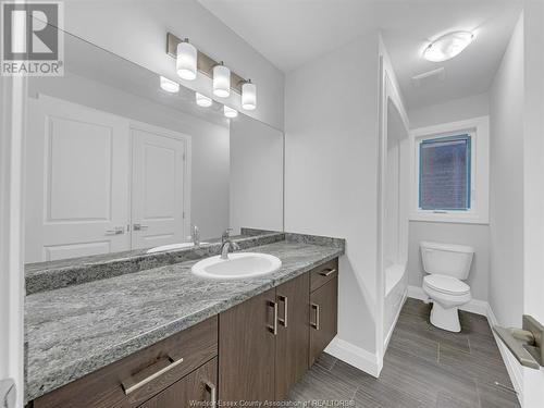 4277 John Ross Court, Windsor, ON - Indoor Photo Showing Bathroom