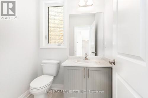 856 Knights Lane, Woodstock, ON - Indoor Photo Showing Bathroom