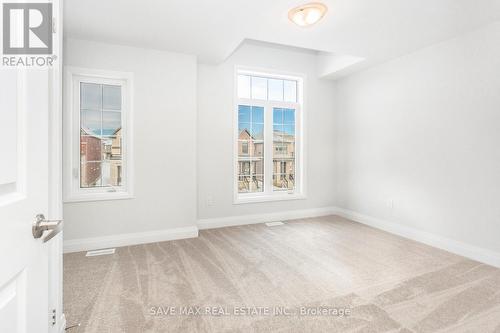 856 Knights Lane, Woodstock, ON - Indoor Photo Showing Other Room