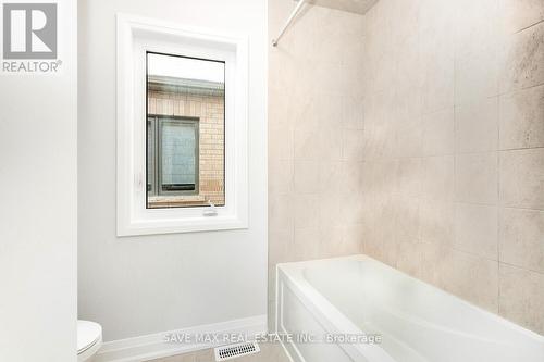 856 Knights Lane, Woodstock, ON - Indoor Photo Showing Bathroom