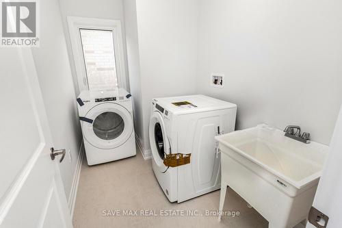 856 Knights Lane, Woodstock, ON - Indoor Photo Showing Laundry Room