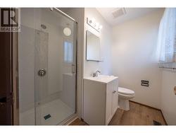 ensuite bath w/shower - 