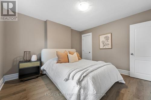 293-295 Holmwood Avenue, Ottawa, ON - Indoor Photo Showing Bedroom